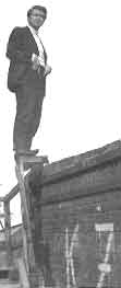 2006/Imagesmovies/busterTroyBerlinWall68108p.gif